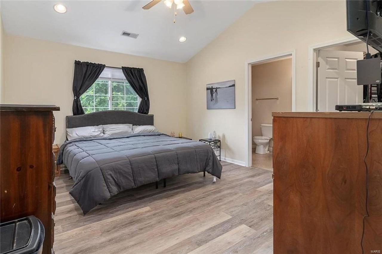 24183 Tanglewood Rd - Photo 5 of 10