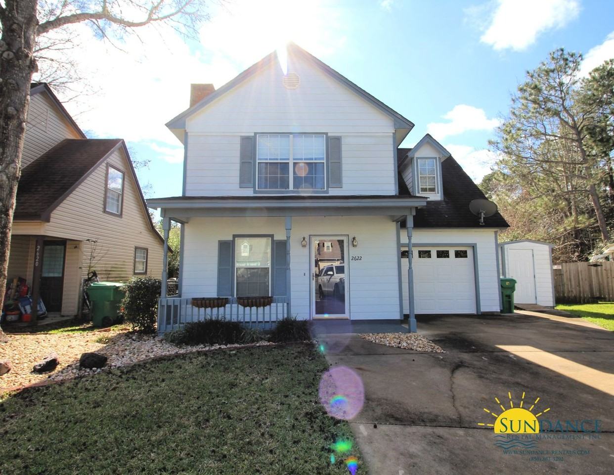 2622 Windsor Ln N