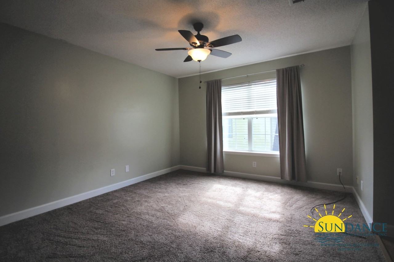 2622 Windsor Ln N - Photo 6 of 14