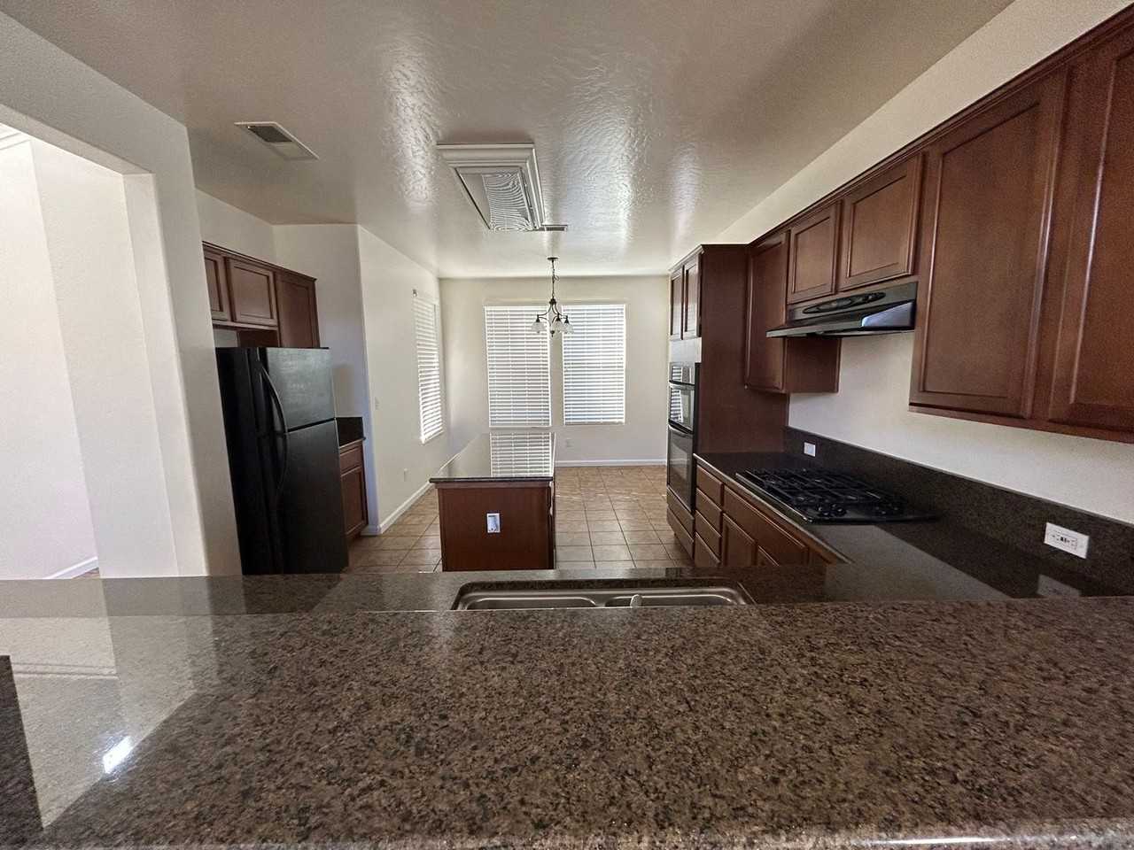 1422 N Selva Ct - Photo 5 of 14