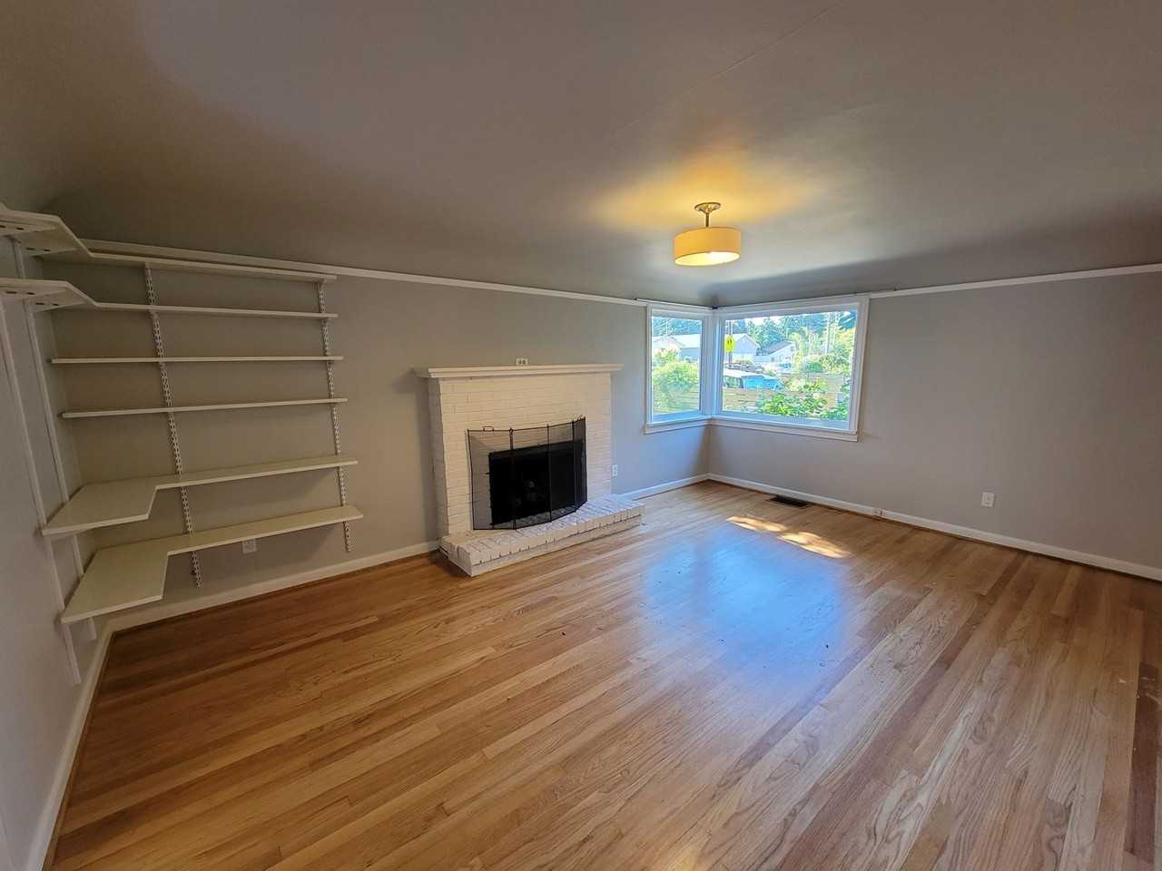 9225 Wallingford Ave N - Photo 2 of 25