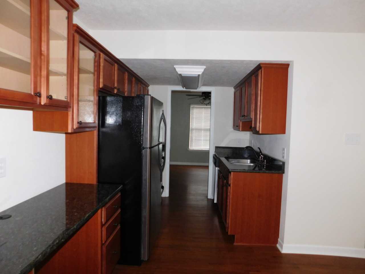 122 Old Tavern Cir - Photo 3 of 7