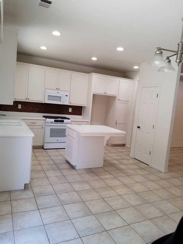 1414 Blueberry Ave - Photo 3 of 28