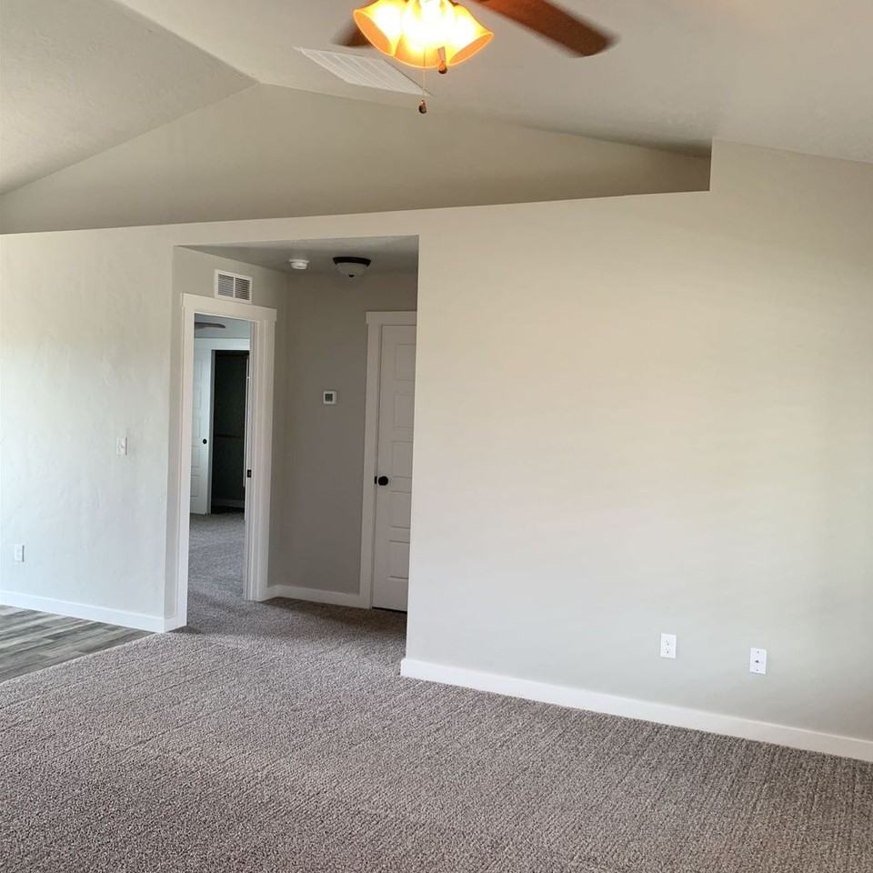 4816 Ann Marie Ave - Photo 3 of 25