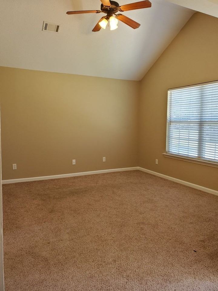 309 Barrister Cir - Photo 2 of 17