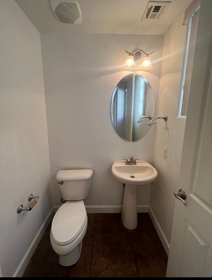 3302 E Jasper Dr - Photo 4 of 19