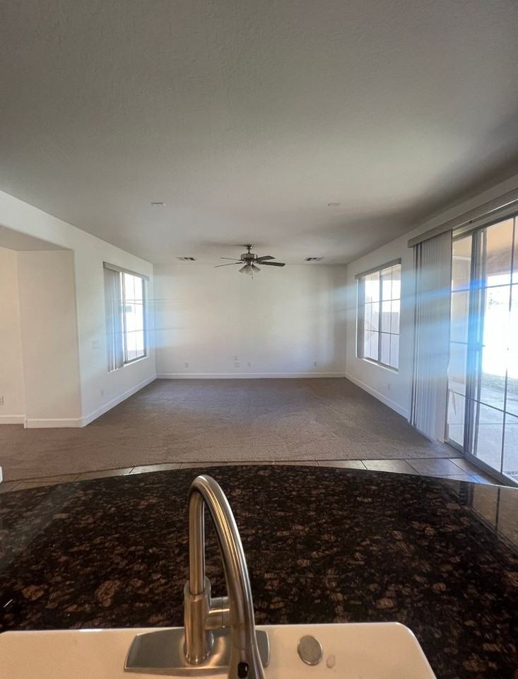 3302 E Jasper Dr - Photo 5 of 19