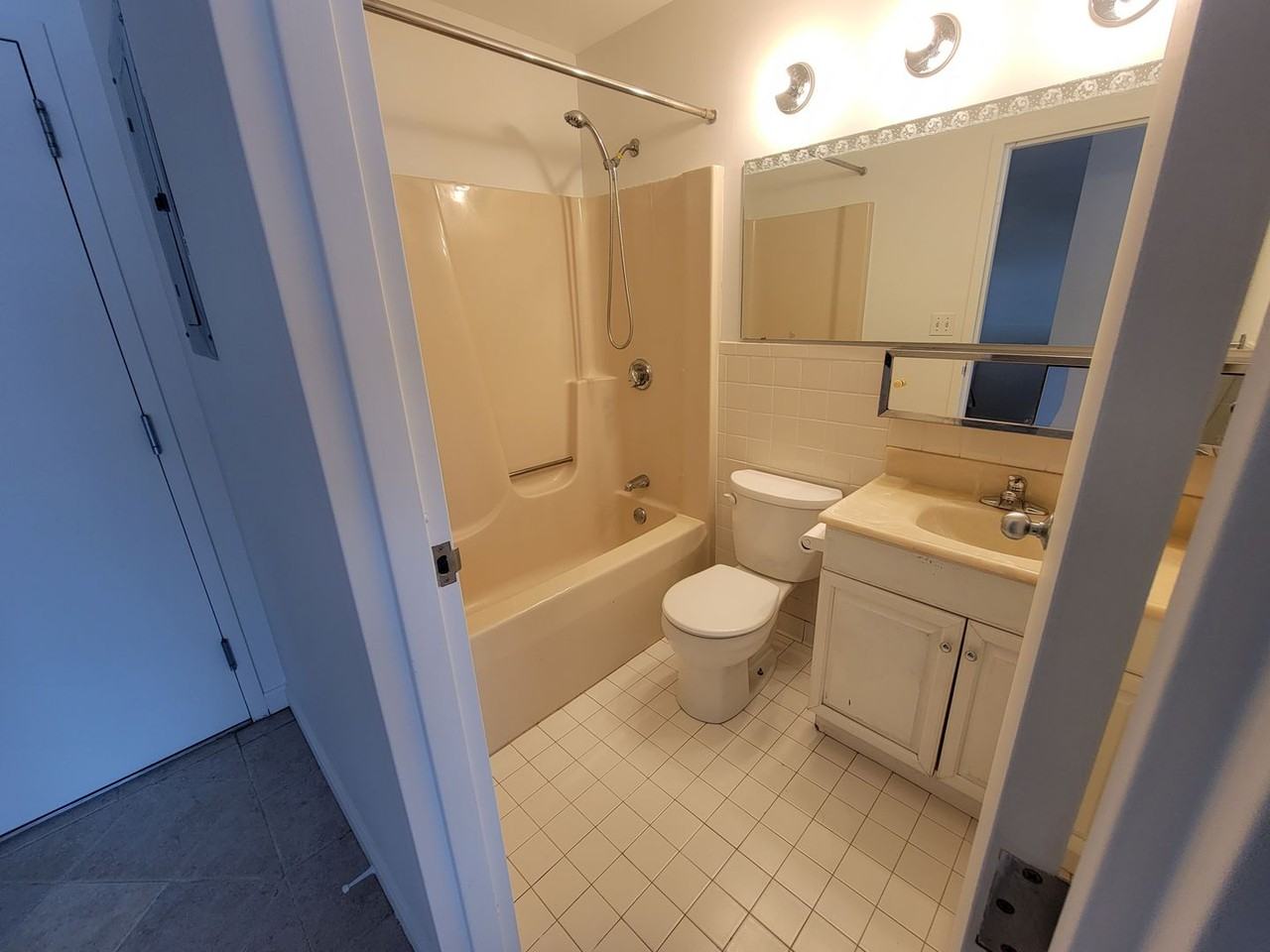 100 W Squantum St #607 - Photo 7 of 19