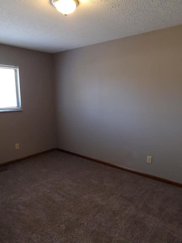 4232 Merrimac Ave - Photo 4 of 7