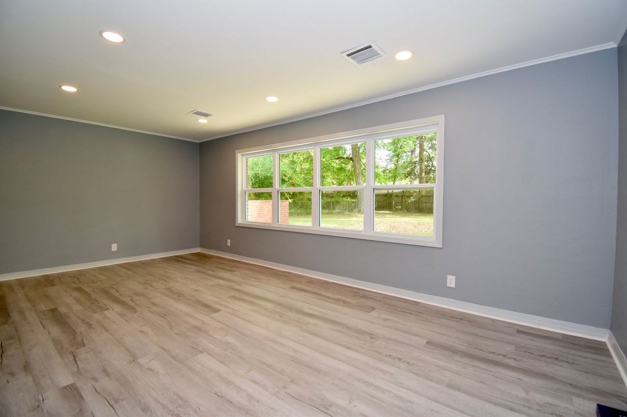 1309 Robinette Dr - Photo 5 of 16