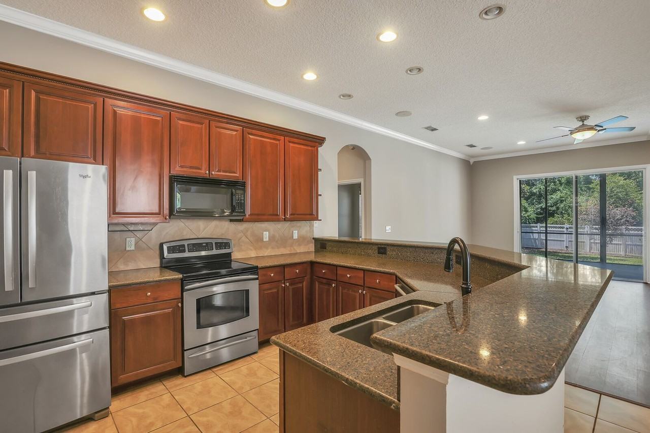 860 Briarcreek Rd - Photo 6 of 24