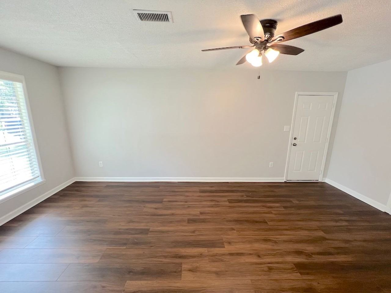 123 Davidson Ave - Photo 4 of 19