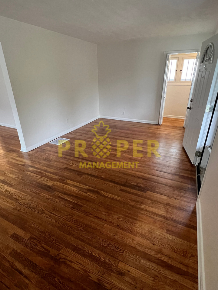 3705 Riverside Dr - Photo 3 of 13