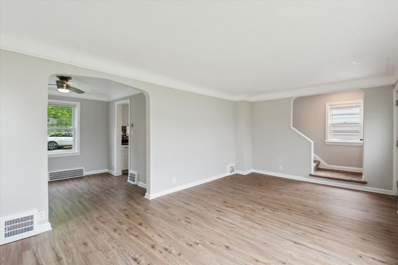 20107 Libby Rd - Photo 3 of 21