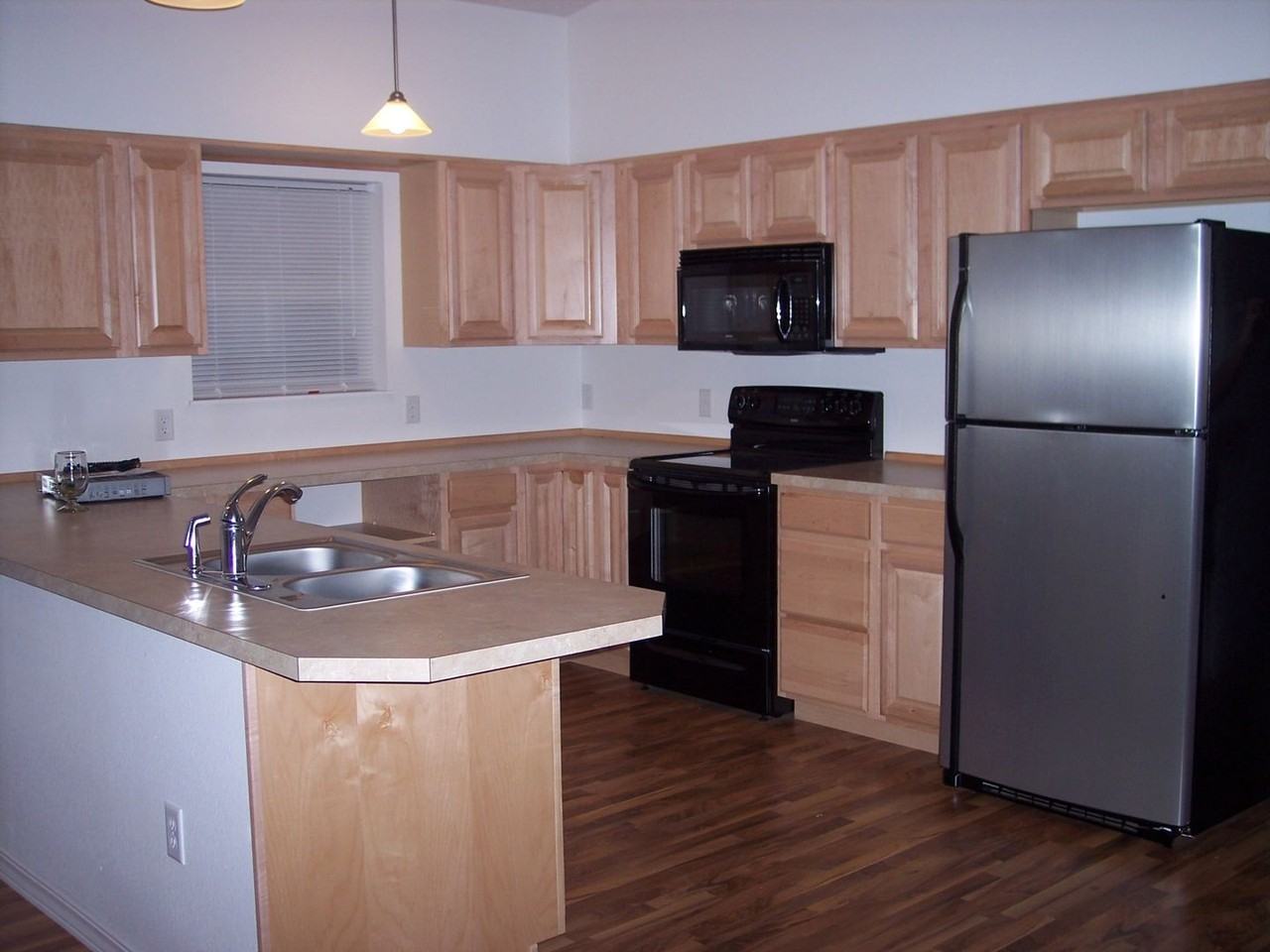721 Desmet St - Photo 2 of 13