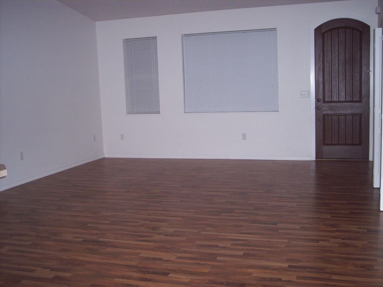 721 Desmet St - Photo 4 of 13