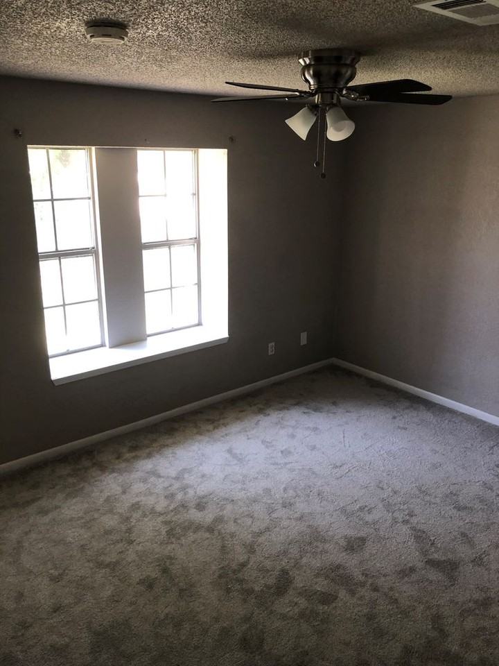 809 Rosedale Dr - Photo 3 of 12