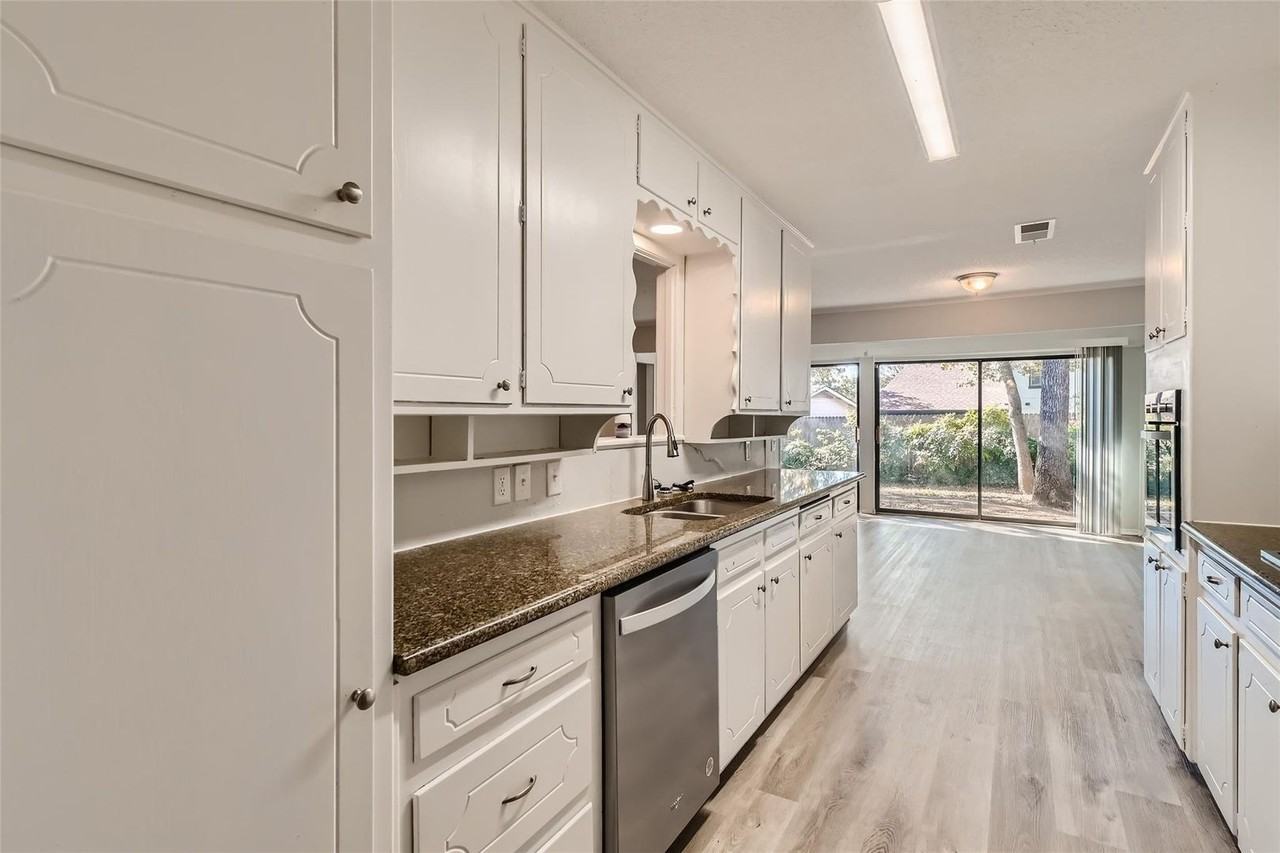 808 Stratford Dr - Photo 6 of 25