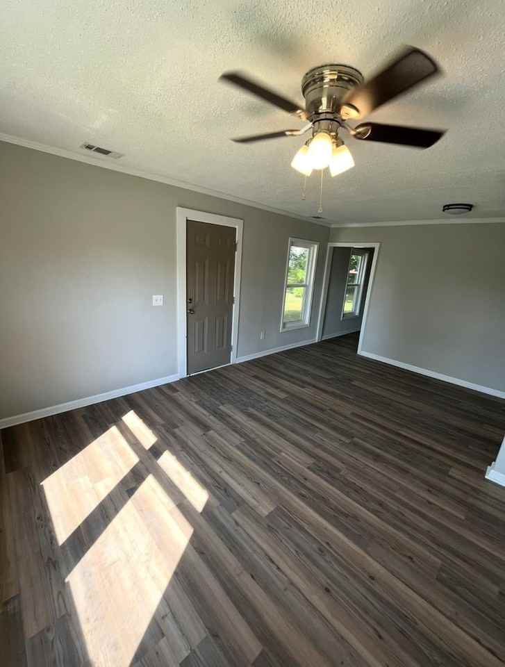 47 North Walnut Street - Photo 2 of 12