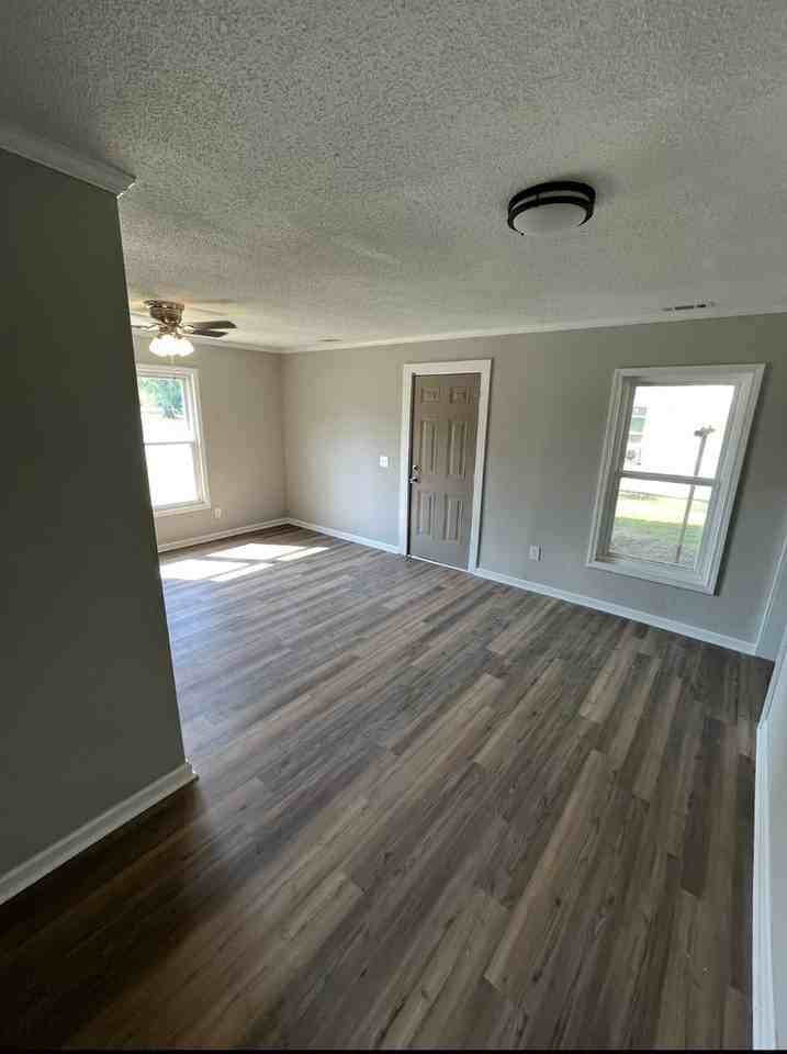 47 North Walnut Street - Photo 3 of 12
