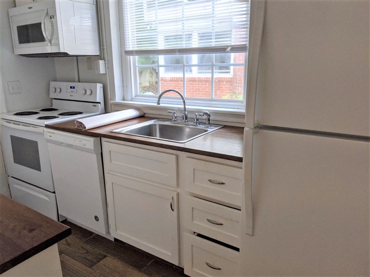 401 Waccamaw Ave - Photo 3 of 11