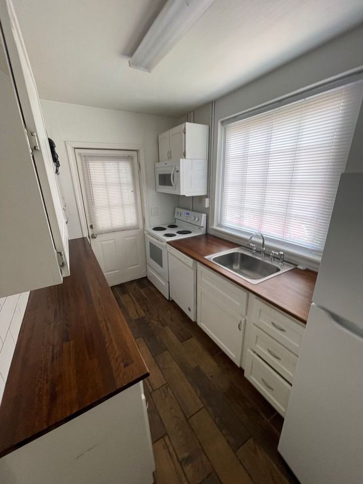 401 Waccamaw Ave - Photo 4 of 10