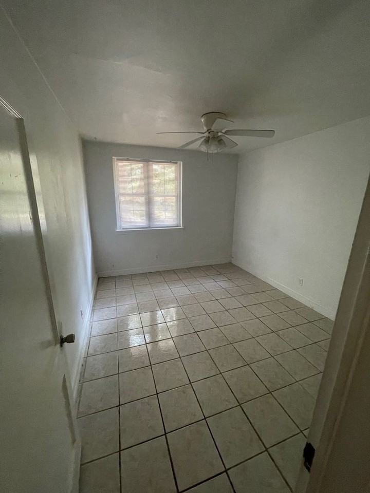 401 Waccamaw Ave - Photo 6 of 10