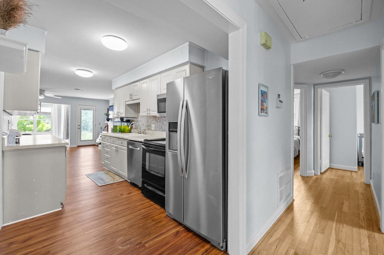 240 Forsythe St - Photo 3 of 25