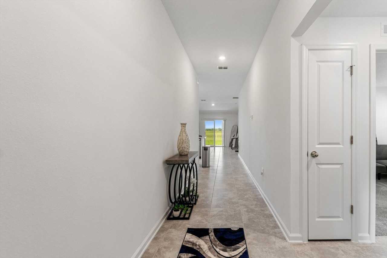 656 Daring Dr - Photo 5 of 40