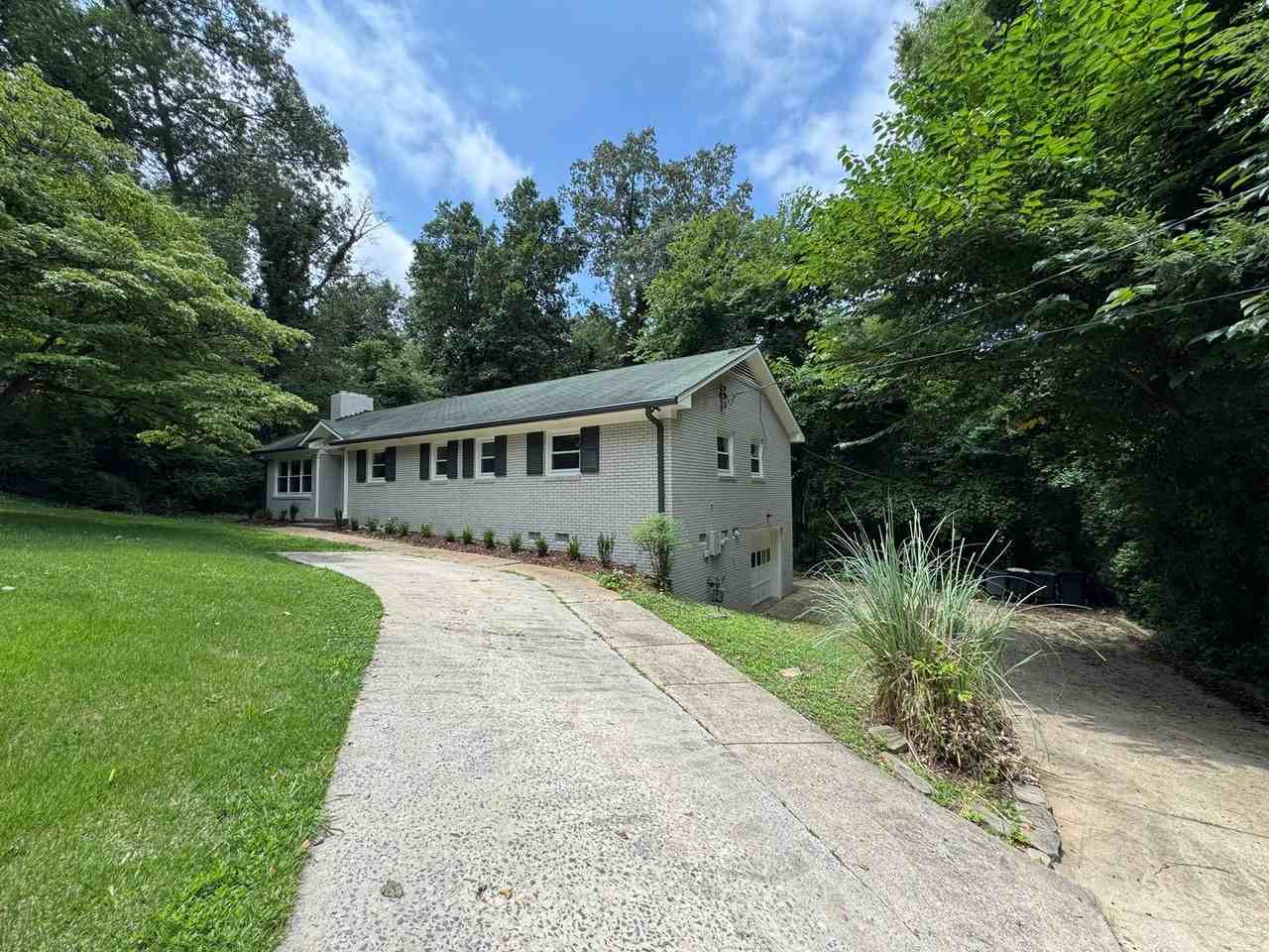 204 Glen Ridge Rd Ne - Photo 2 of 43