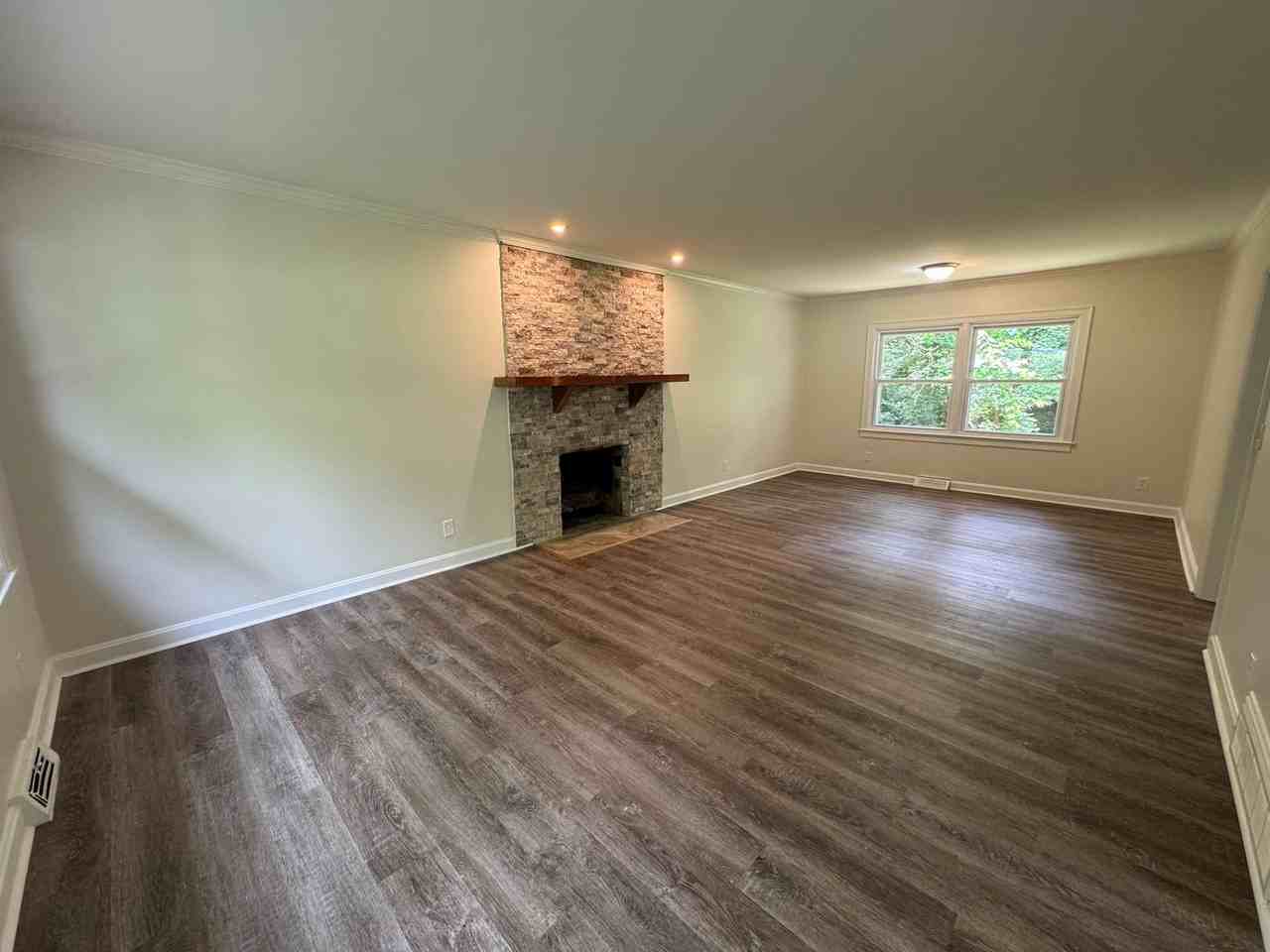 204 Glen Ridge Rd Ne - Photo 4 of 43