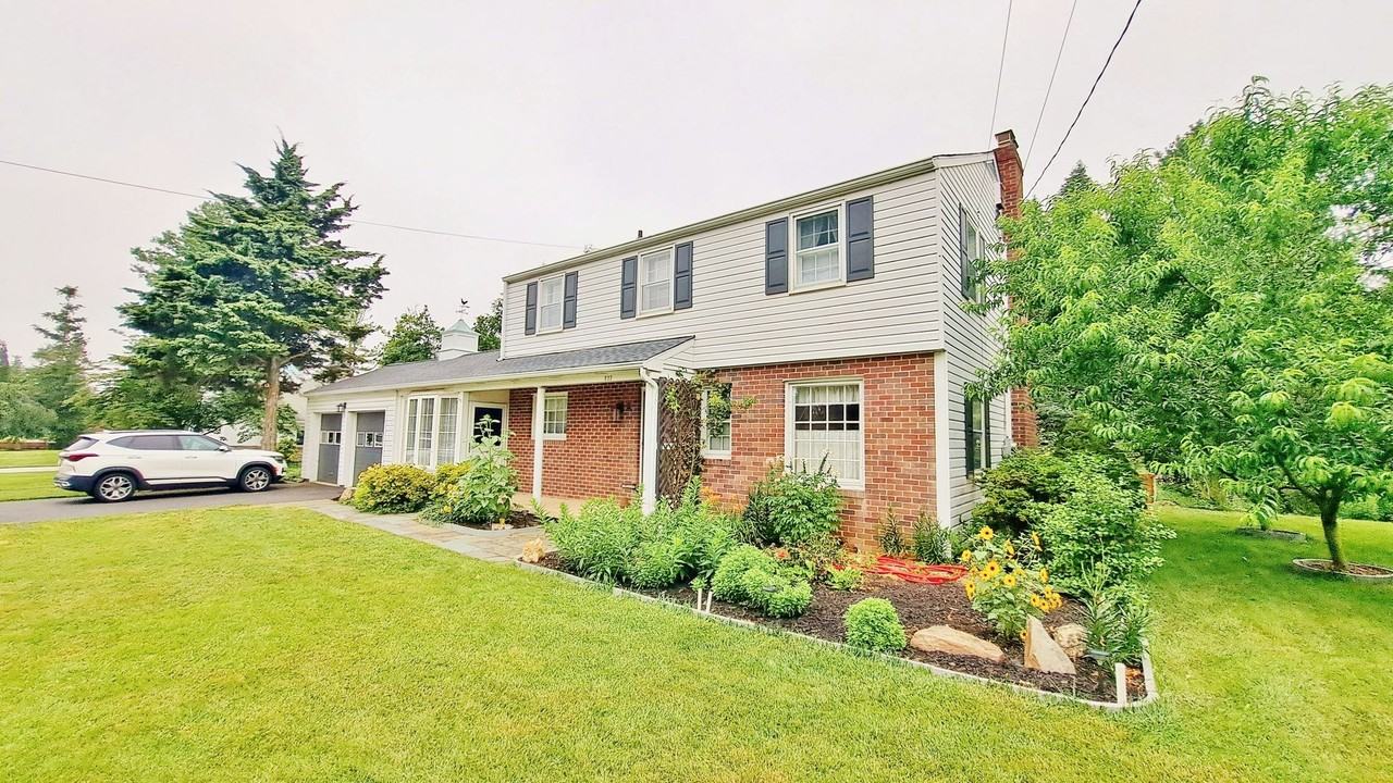 232 Clearview Rd - Photo 2 of 50