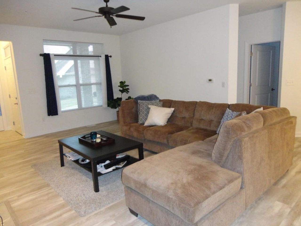 4796 S Lynn Dr - Photo 2 of 18