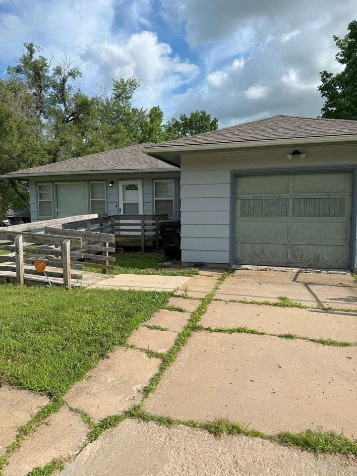 3001 3001 SE Minnesota Ave - 3001 SE Minnesota - Photo 2 of 20