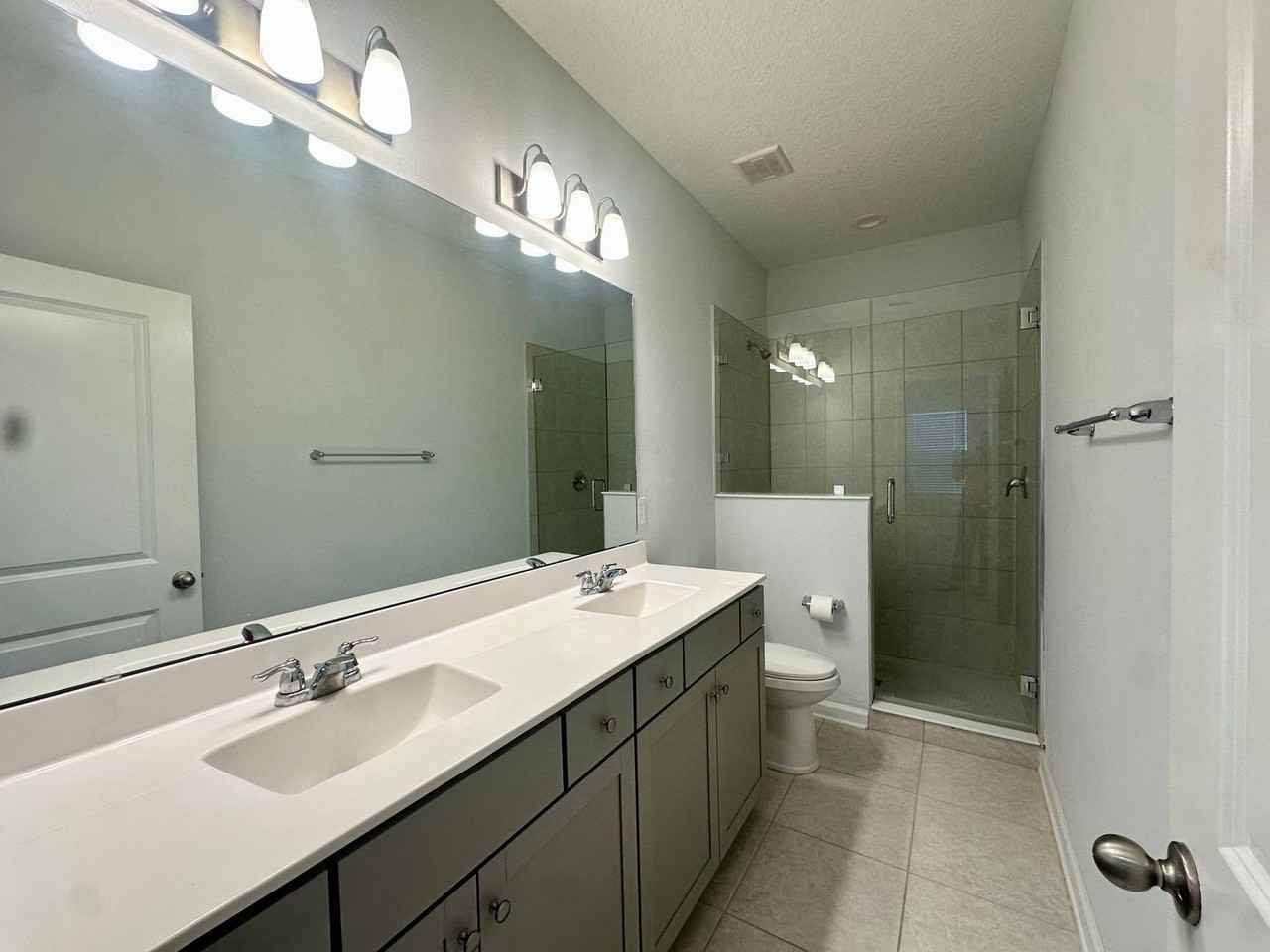 215 Pine Bluff Dr - Photo 2 of 28