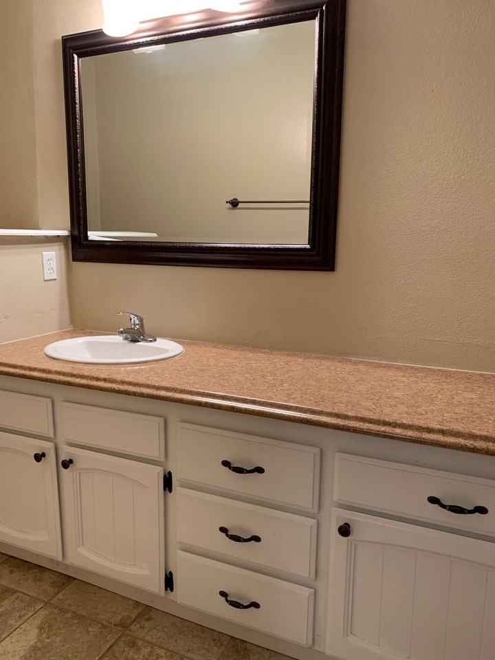 255 5th St #E - Photo 4 of 16