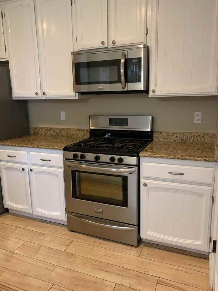 255 5th St #E - Photo 5 of 16