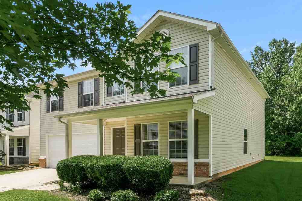 1027 Sycamore Ln - Photo 4 of 17