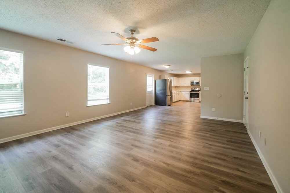 1027 Sycamore Ln - Photo 6 of 17