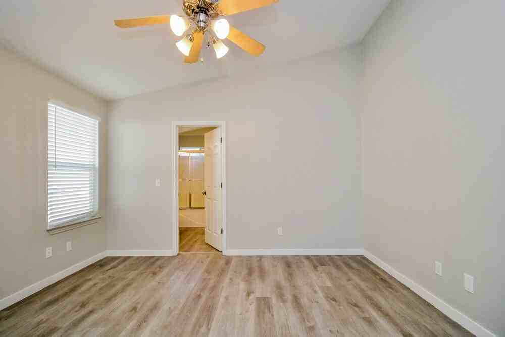 1484 E St - Photo 7 of 17