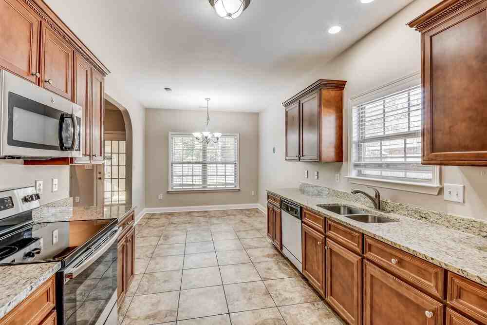600 Waterford Ln - Photo 7 of 16