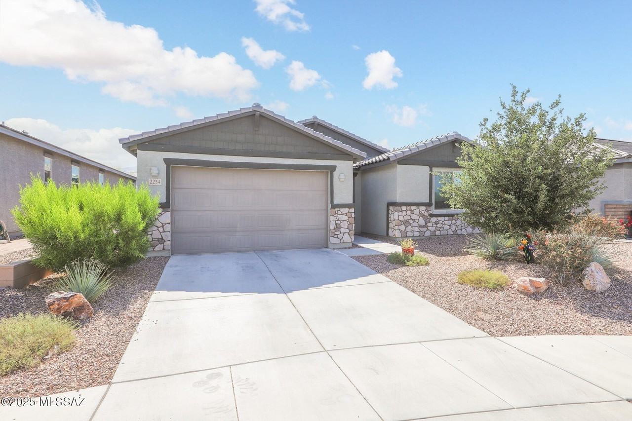 2254 W Azure Creek Loop