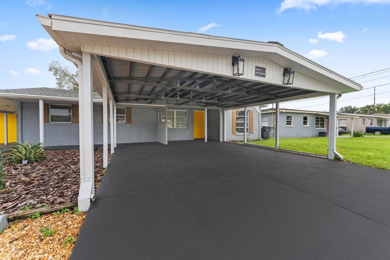 7513 N Cortez St - Photo 2 of 10