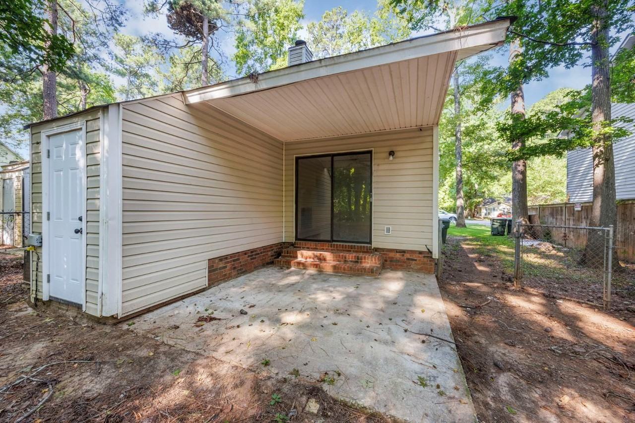 313 Friarsgate Blvd - Photo 2 of 9