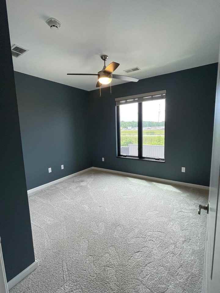 L40 - Photo 4 of 17