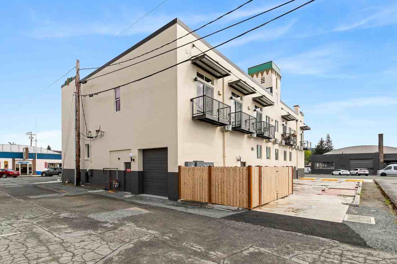 The Kinsey: Historic Town Hall Turned Modern Apartments in Sedro - Photo 3 of 6
