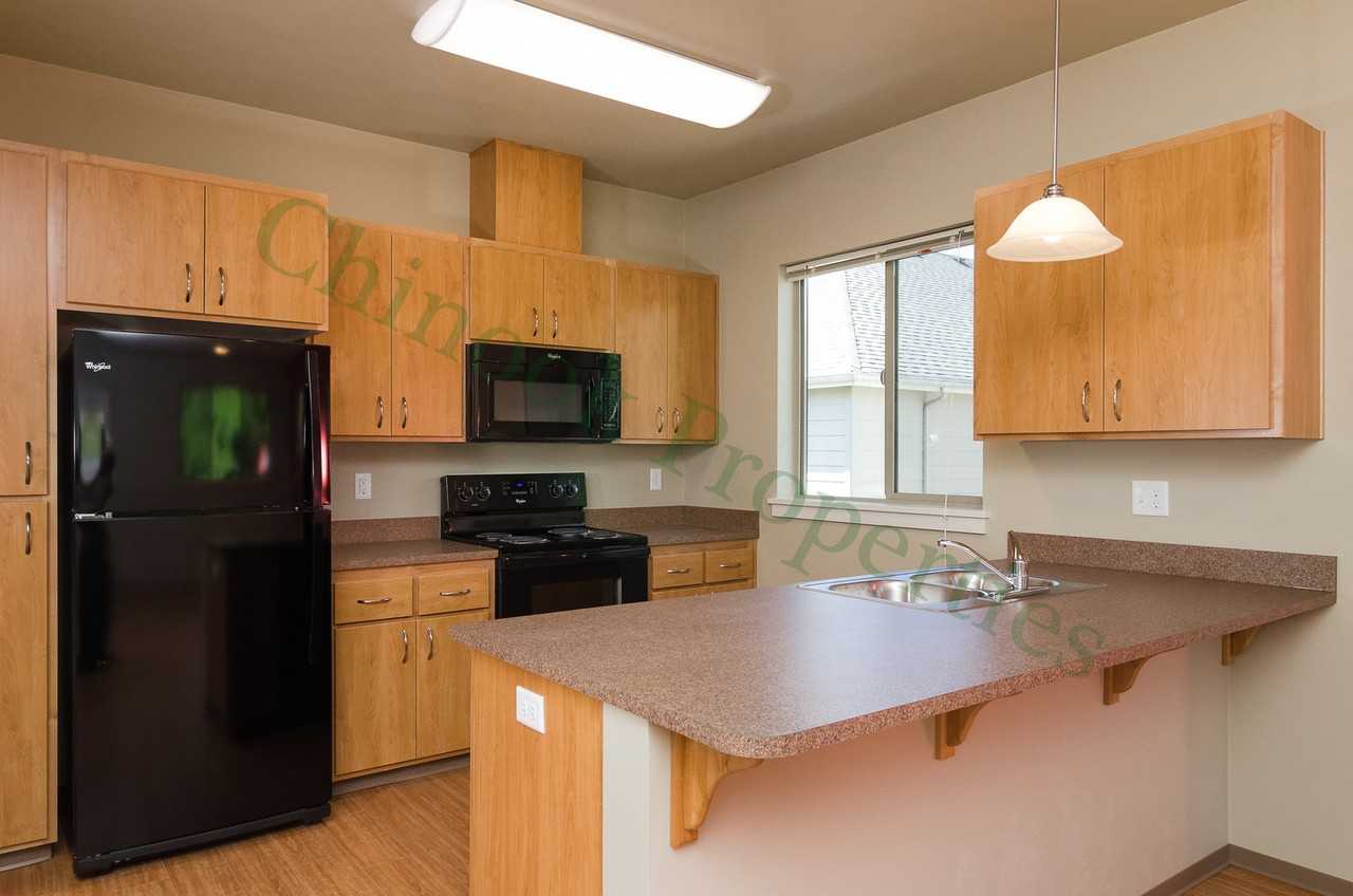 585 E 14th Ave #4 - Photo 6 of 18