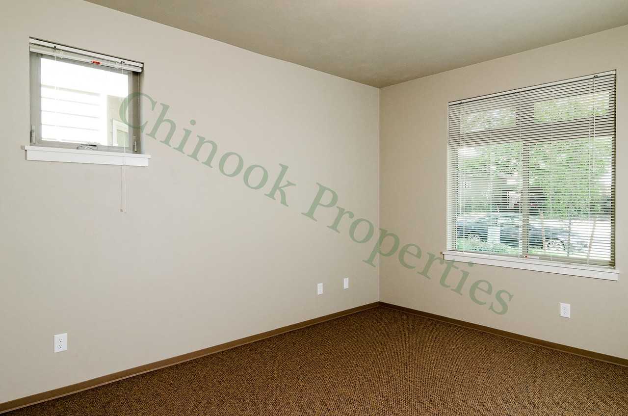 585 E 14th Ave #4 - Photo 7 of 18