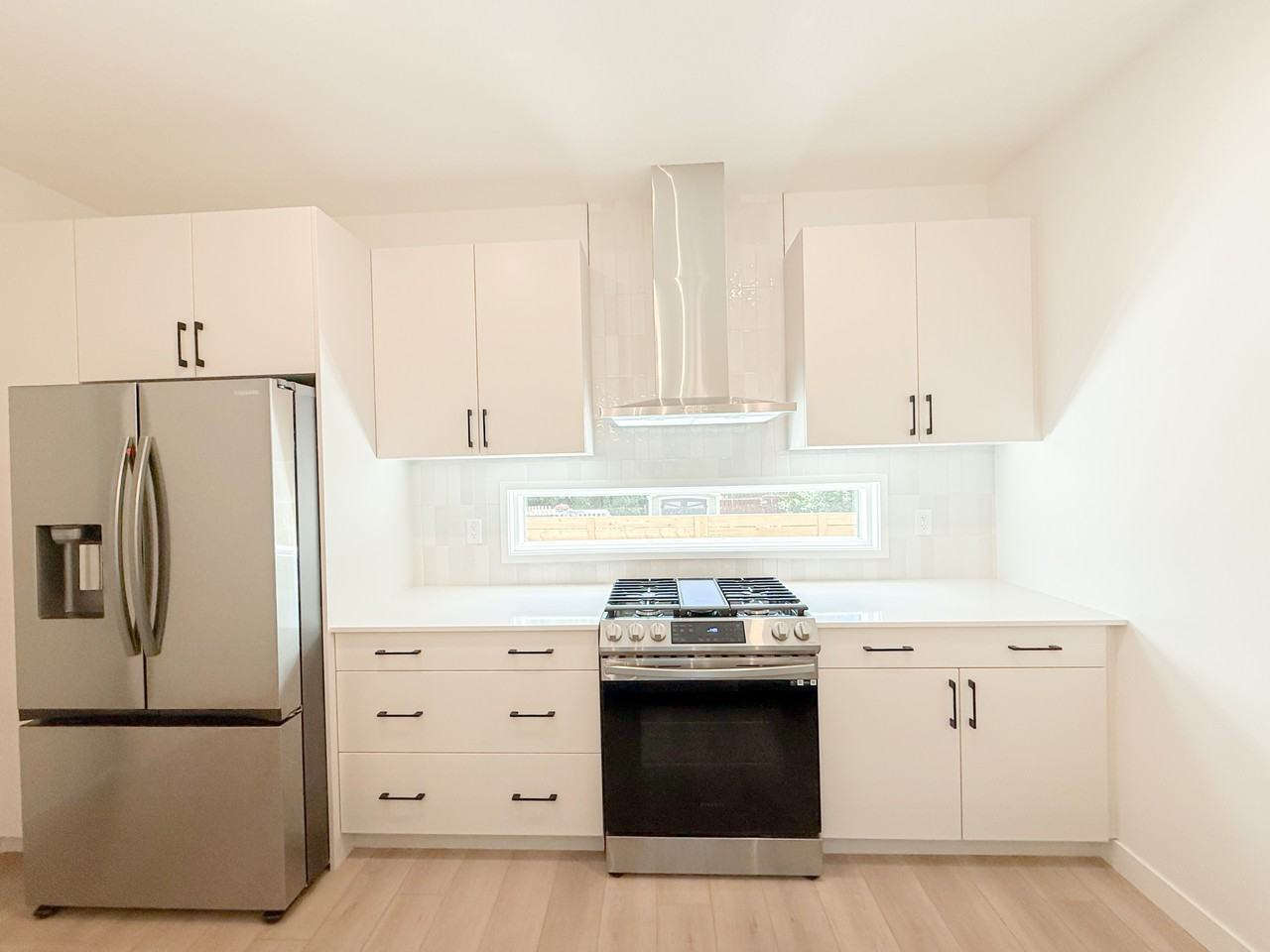 12407 122 Ave Nw - Photo 4 of 20