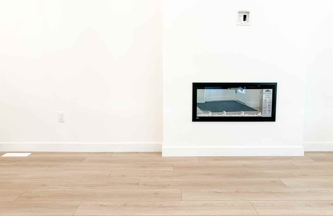 12407 122 Ave Nw - Photo 7 of 20
